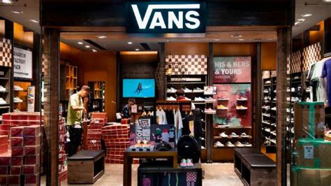 From Anaheim to Macau 全新 Vans Store 現已  .
